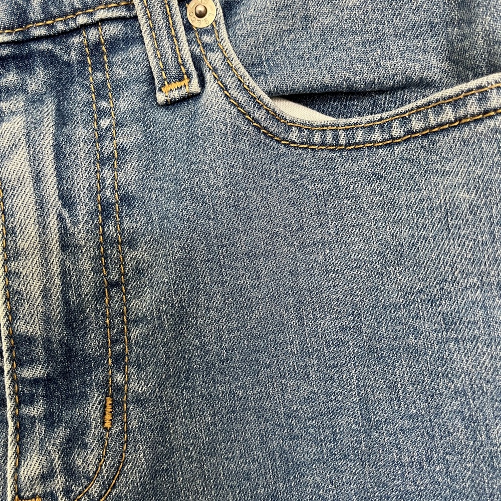 Levi's High Rise Blue Jeans - Picture 5 of 9